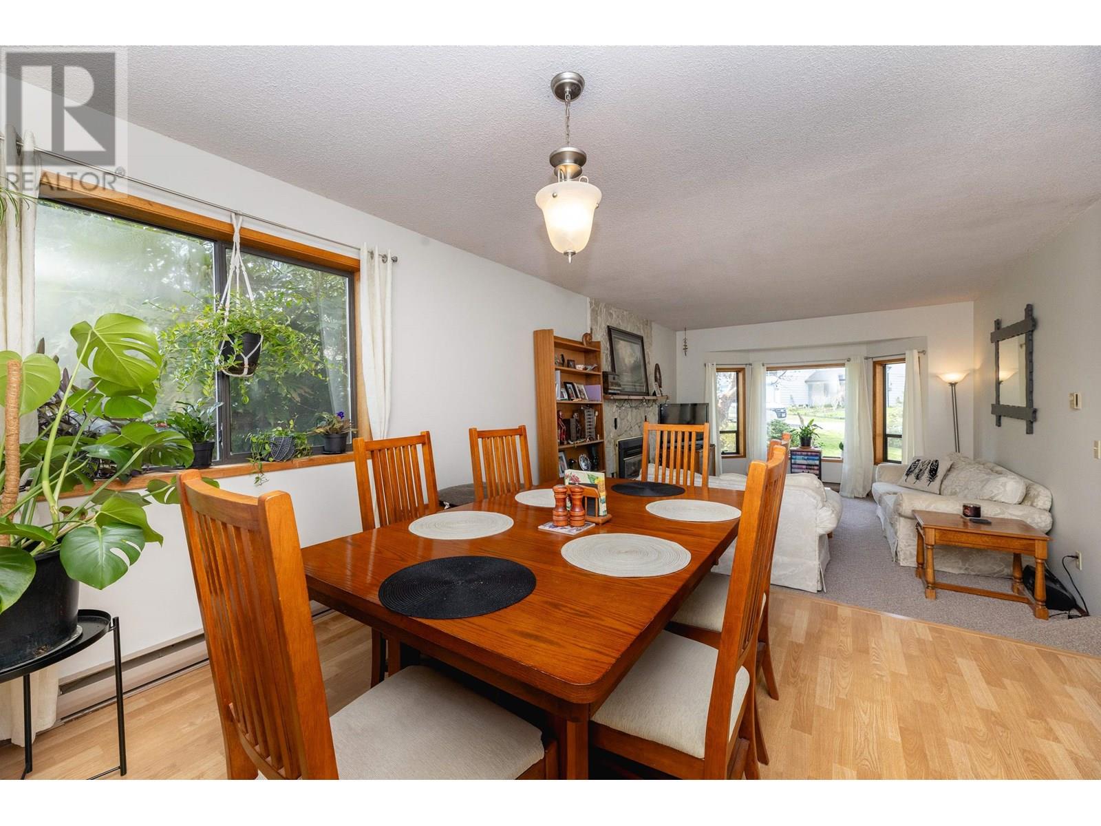 Property at 729 MAPLEWOOD LANE image 5