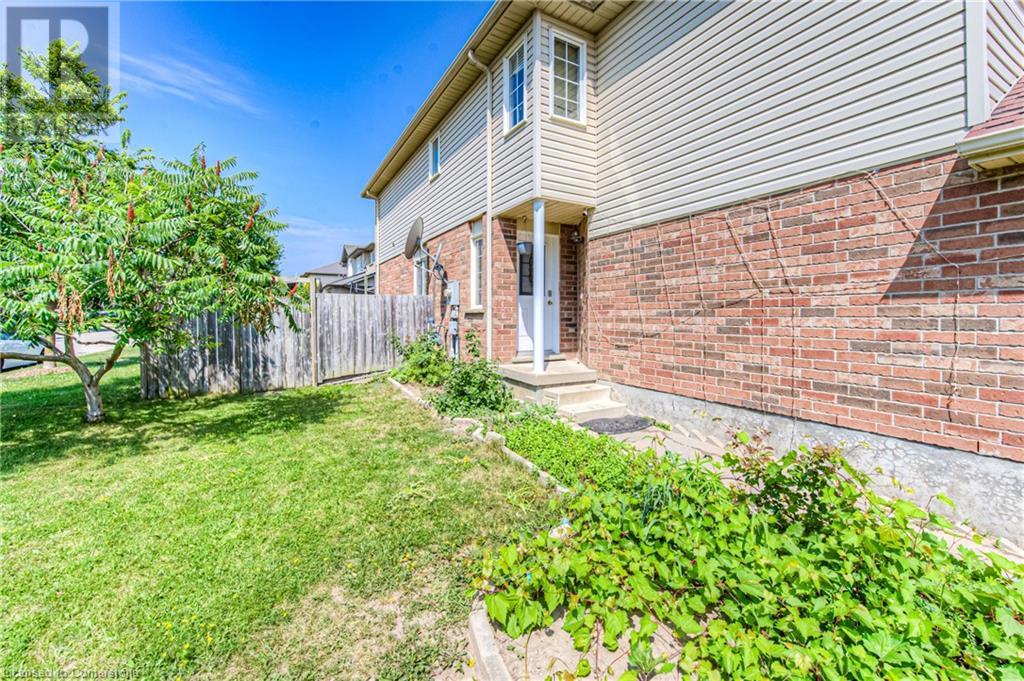 Property at 40 RED CLOVER Crescent image 5