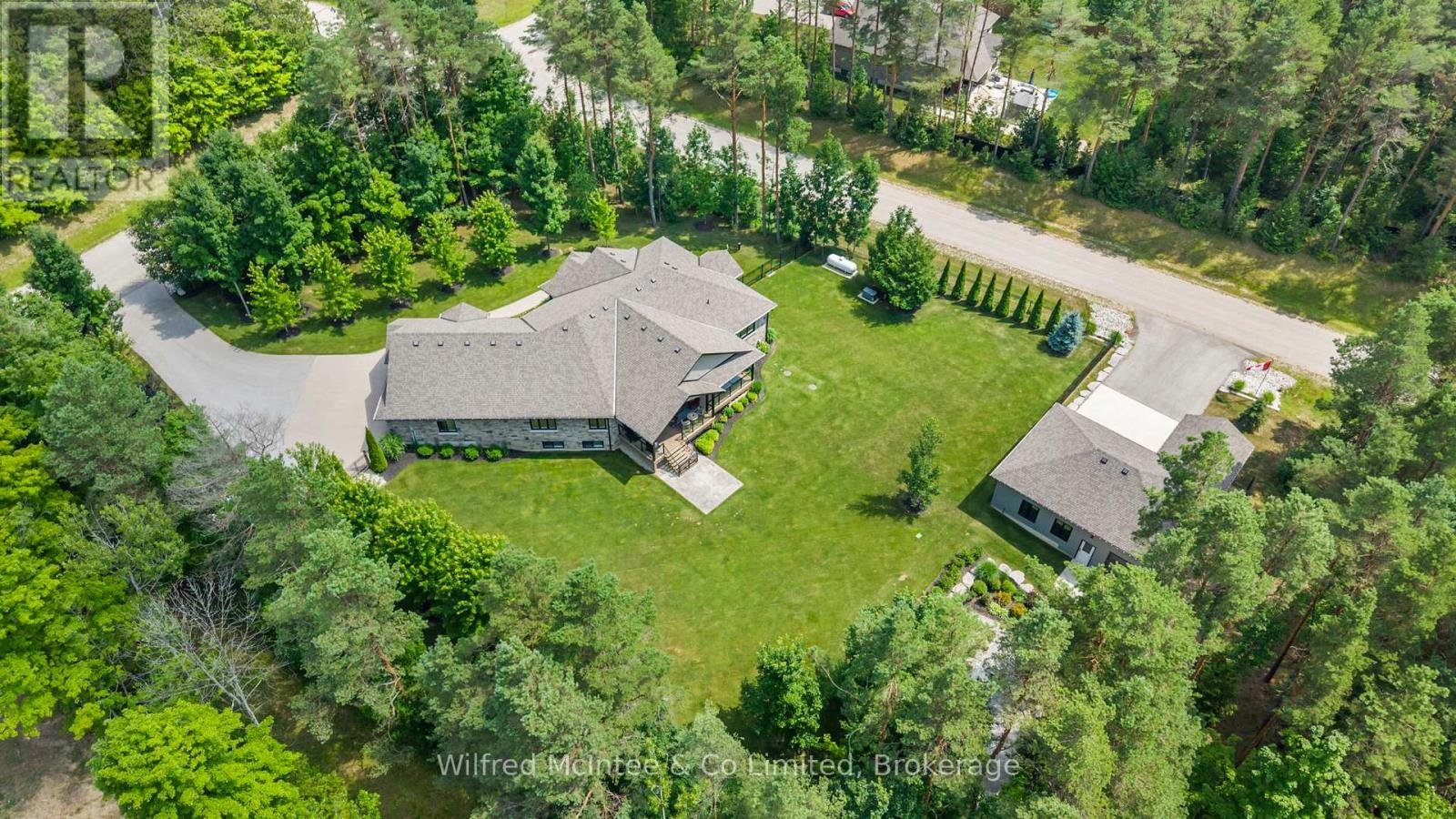 126 Forest Creek Trail, West Grey, Ontario  N0G 1S0 - Photo 2 - X12292081