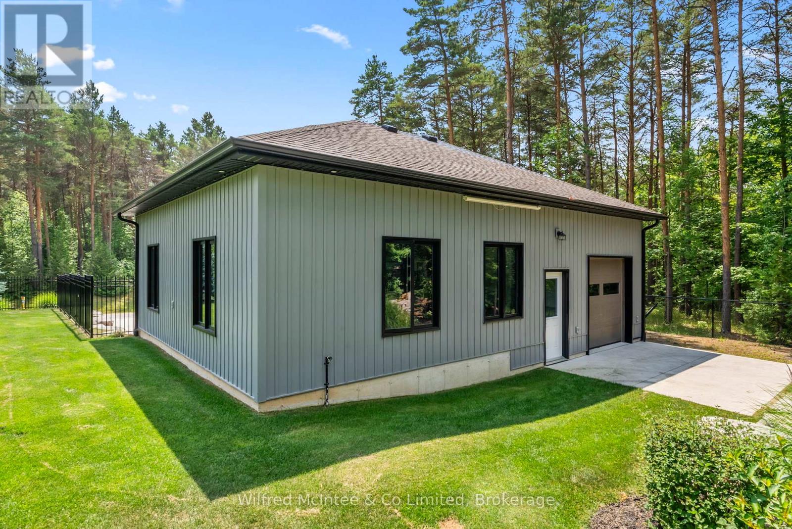 126 Forest Creek Trail, West Grey, Ontario  N0G 1S0 - Photo 42 - X12292081