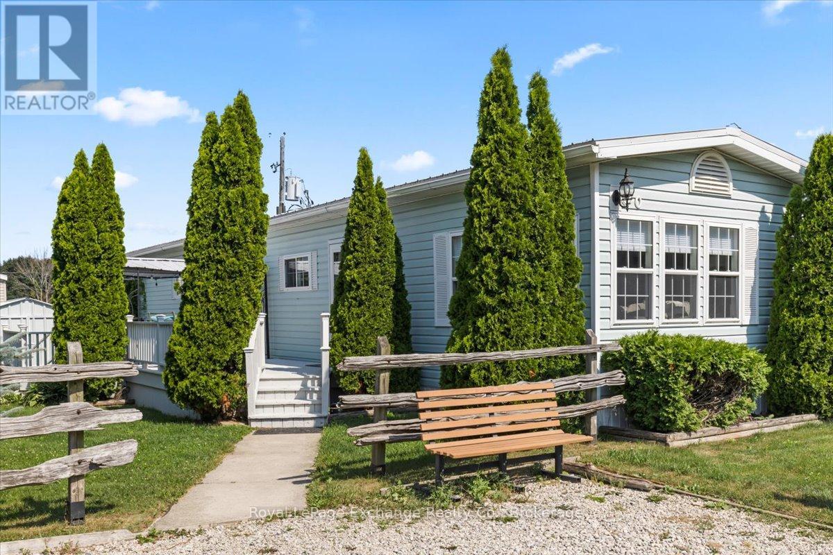 70 Applewood Boulevard, Kincardine, Ontario  N0G 2T0 - Photo 1 - X12292102