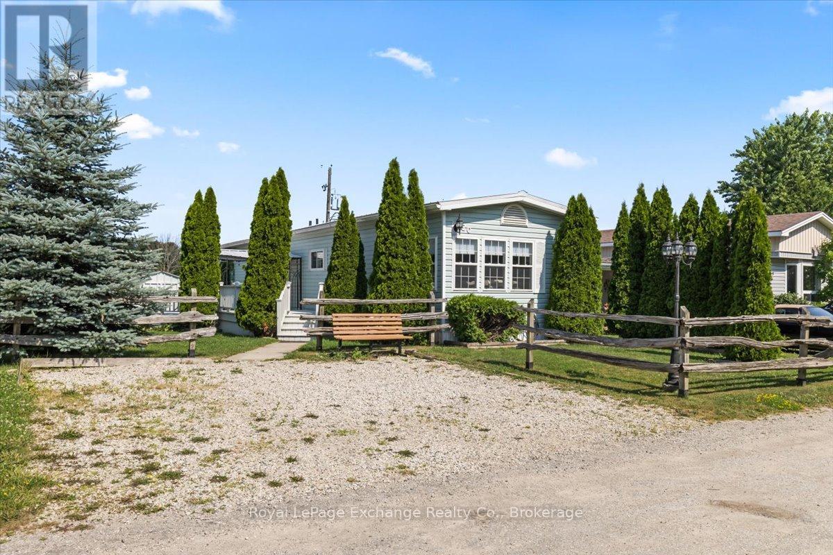 70 Applewood Boulevard, Kincardine, Ontario  N0G 2T0 - Photo 2 - X12292102
