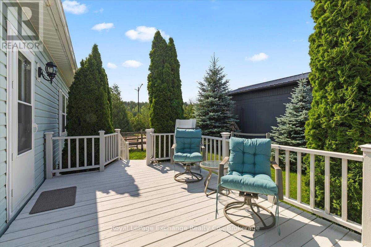 70 Applewood Boulevard, Kincardine, Ontario  N0G 2T0 - Photo 4 - X12292102