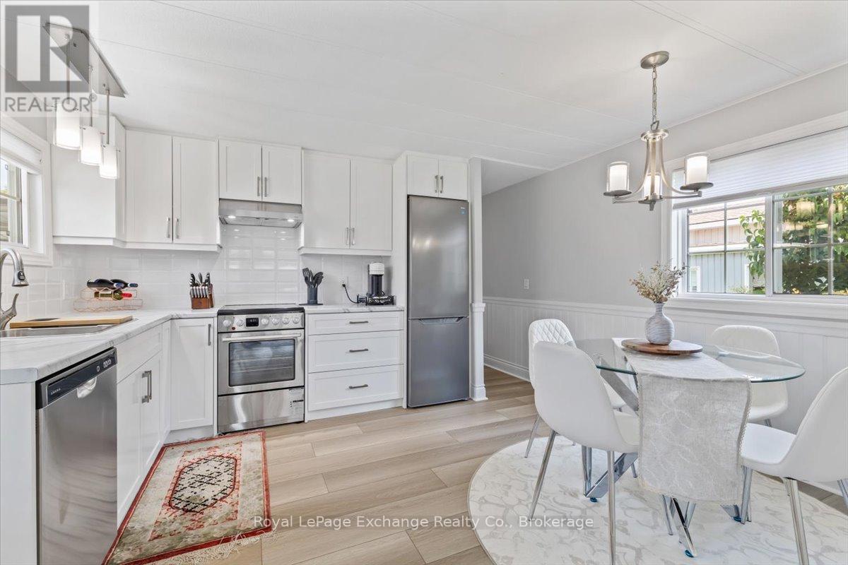 70 Applewood Boulevard, Kincardine, Ontario  N0G 2T0 - Photo 8 - X12292102