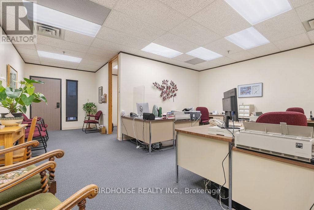 205 - 189 Kent Street W, Kawartha Lakes, Ontario  K9V 5G6 - Photo 6 - X12292172