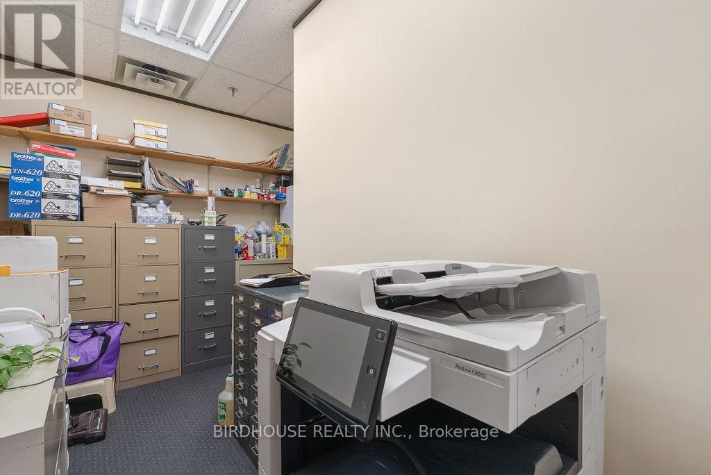 205 - 189 Kent Street W, Kawartha Lakes, Ontario  K9V 5G6 - Photo 9 - X12292172