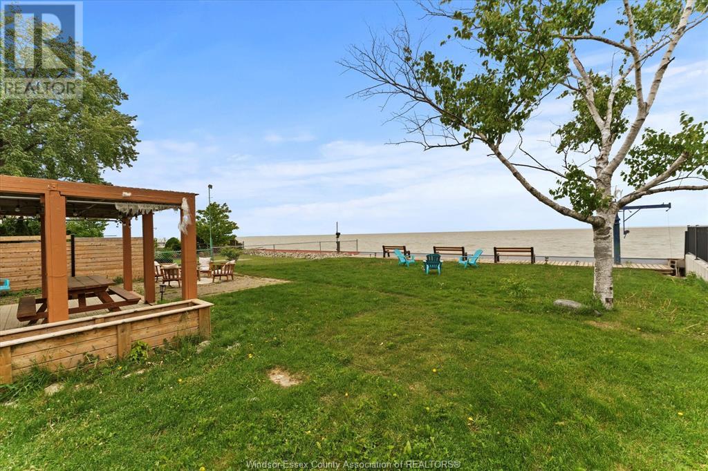 MLS# 25018232: 799 VALENTINO, Lakeshore, Canada