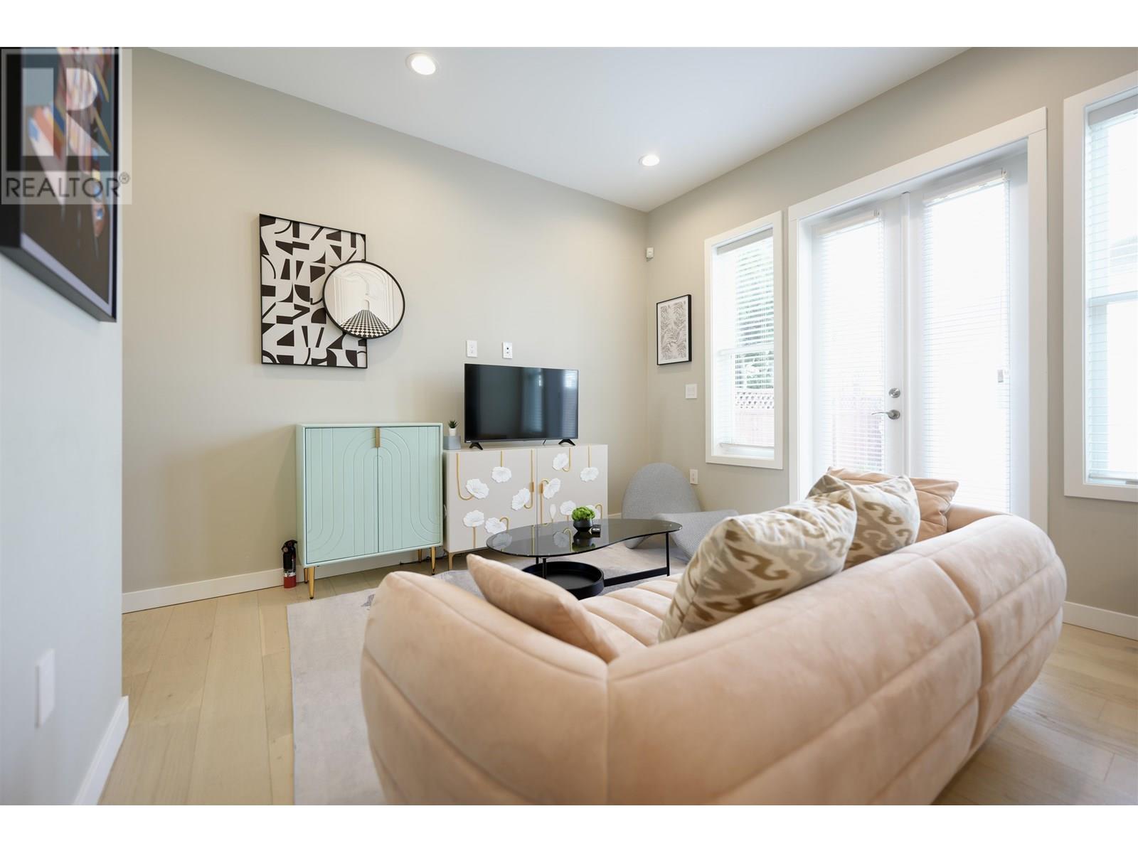 Property at 2791 E 1ST AVENUE image 3