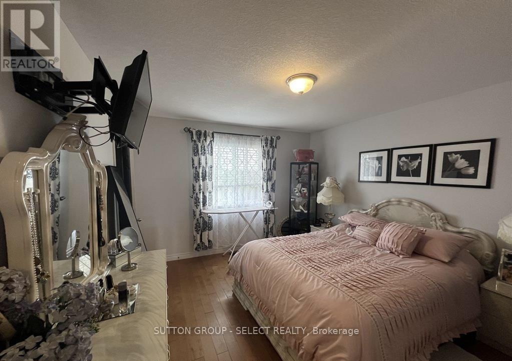 Main - 1233 Savannah Drive, London North, Ontario  N5X 4P2 - Photo 11 - X12292161