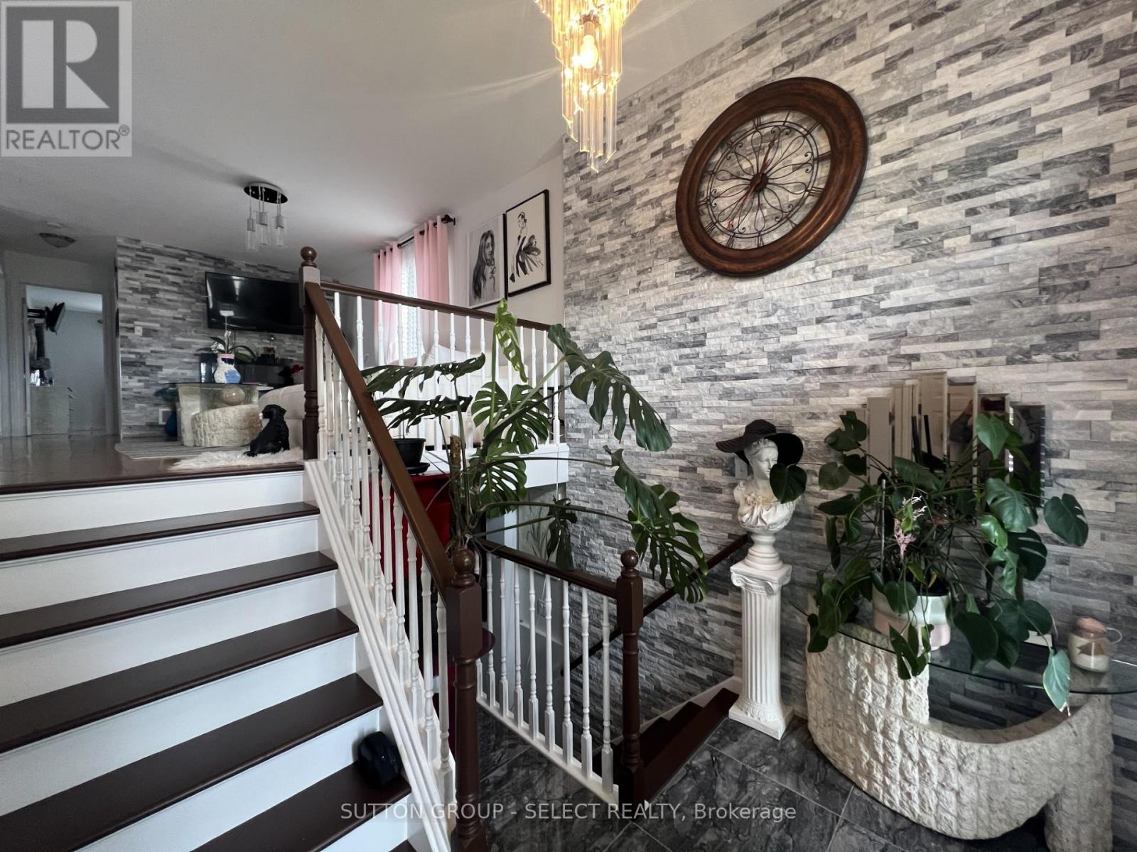 Main - 1233 Savannah Drive, London North, Ontario  N5X 4P2 - Photo 3 - X12292161