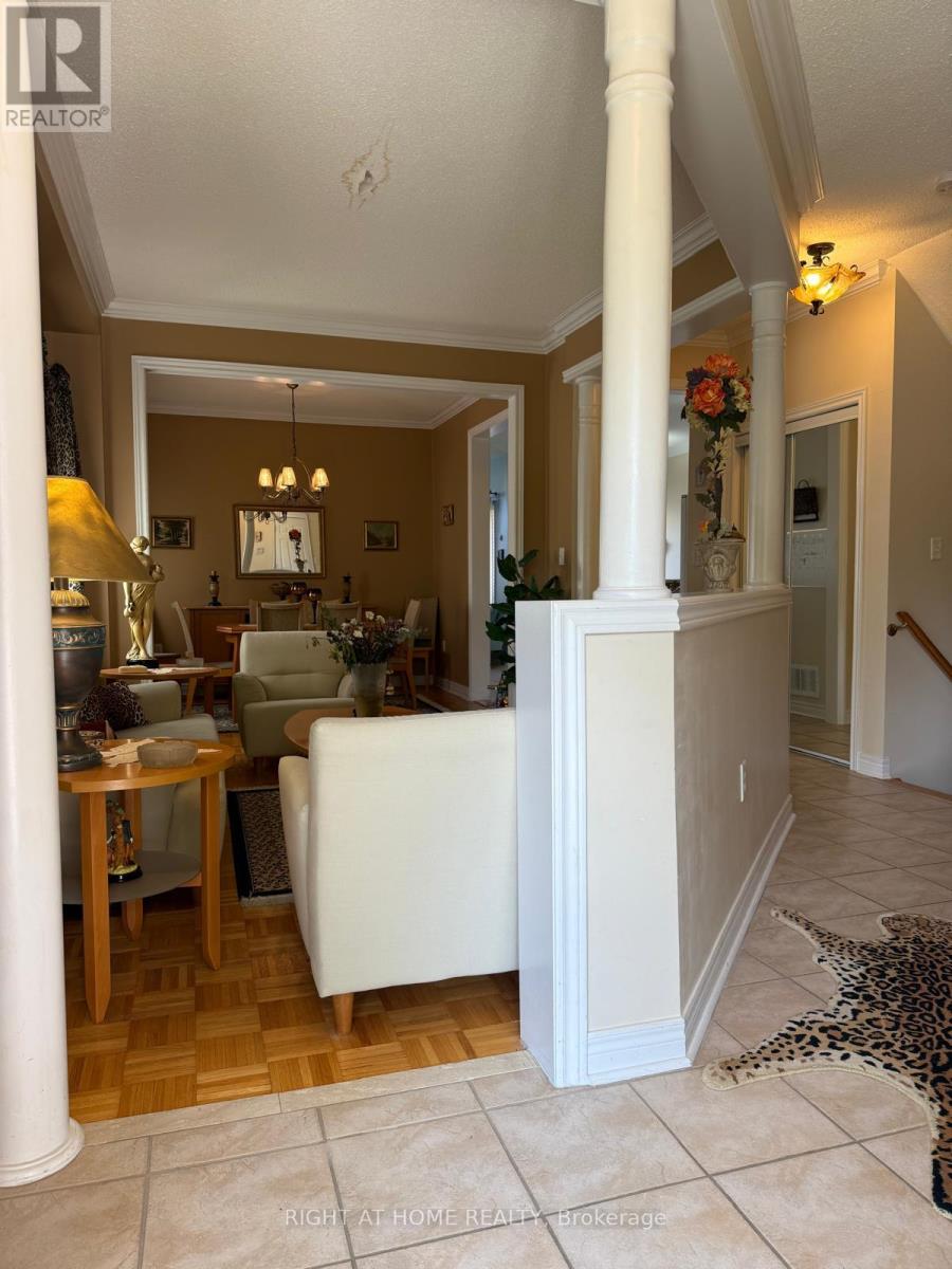 54 Golden Oak Avenue, Richmond Hill, Ontario  L4S 1Y5 - Photo 8 - N12284495