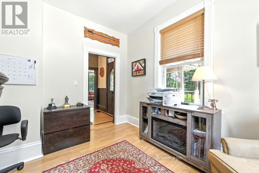 1077 Allan Road, Laurentian Hills, Ontario  K0J 1P0 - Photo 12 - X12292083