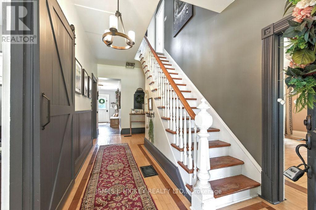 1077 Allan Road, Laurentian Hills, Ontario  K0J 1P0 - Photo 14 - X12292083