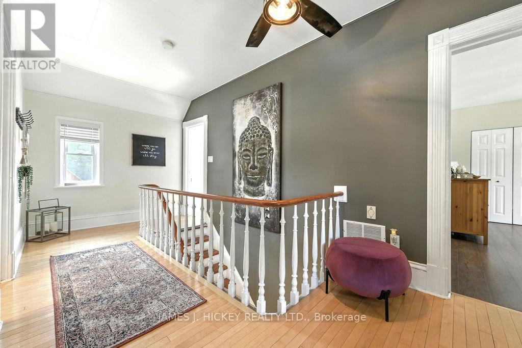 1077 Allan Road, Laurentian Hills, Ontario  K0J 1P0 - Photo 15 - X12292083