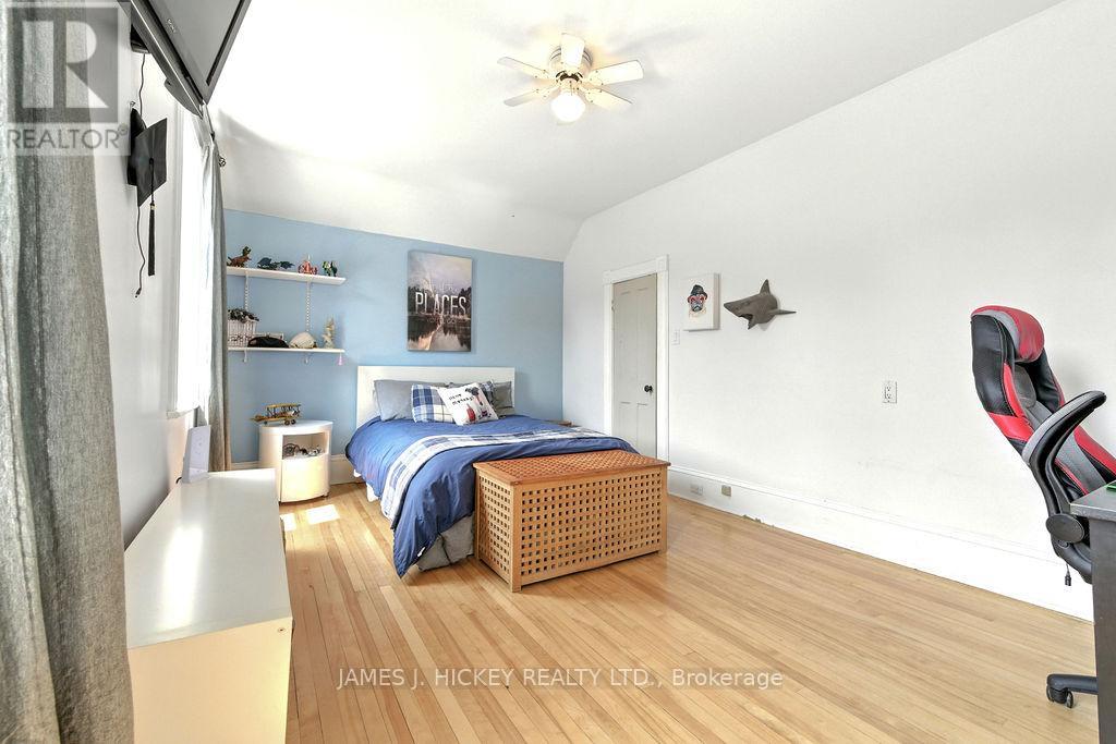 1077 Allan Road, Laurentian Hills, Ontario  K0J 1P0 - Photo 18 - X12292083