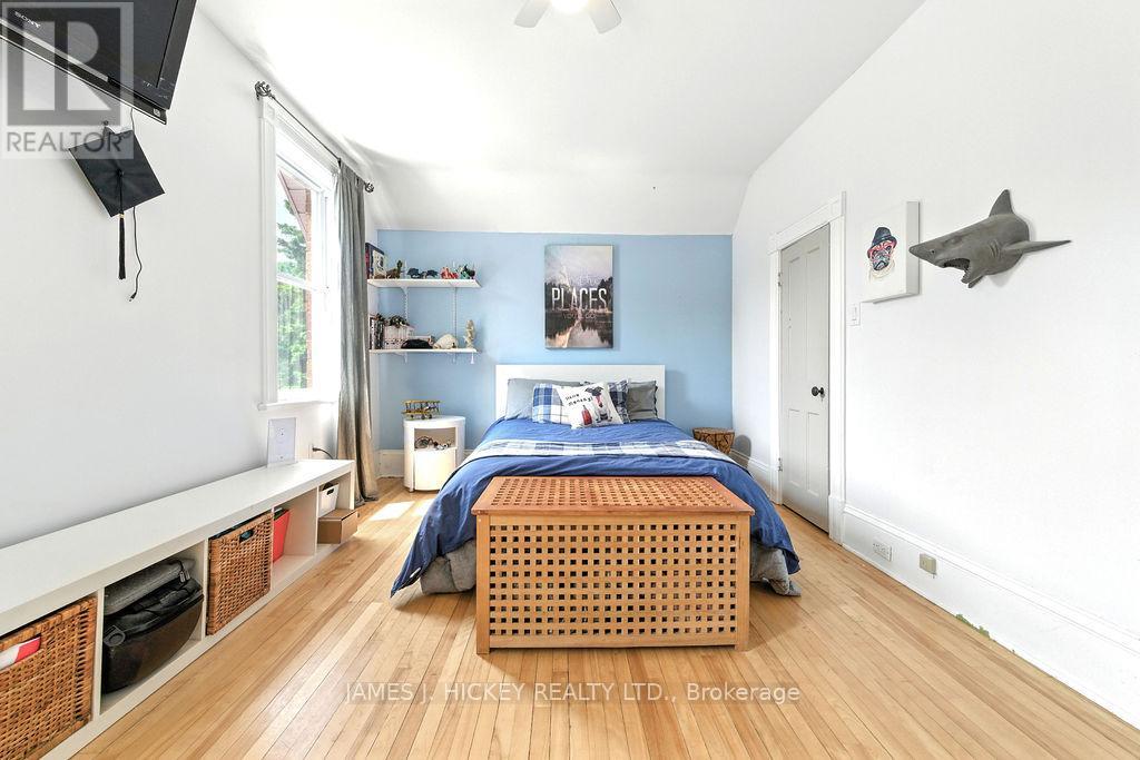 1077 Allan Road, Laurentian Hills, Ontario  K0J 1P0 - Photo 19 - X12292083