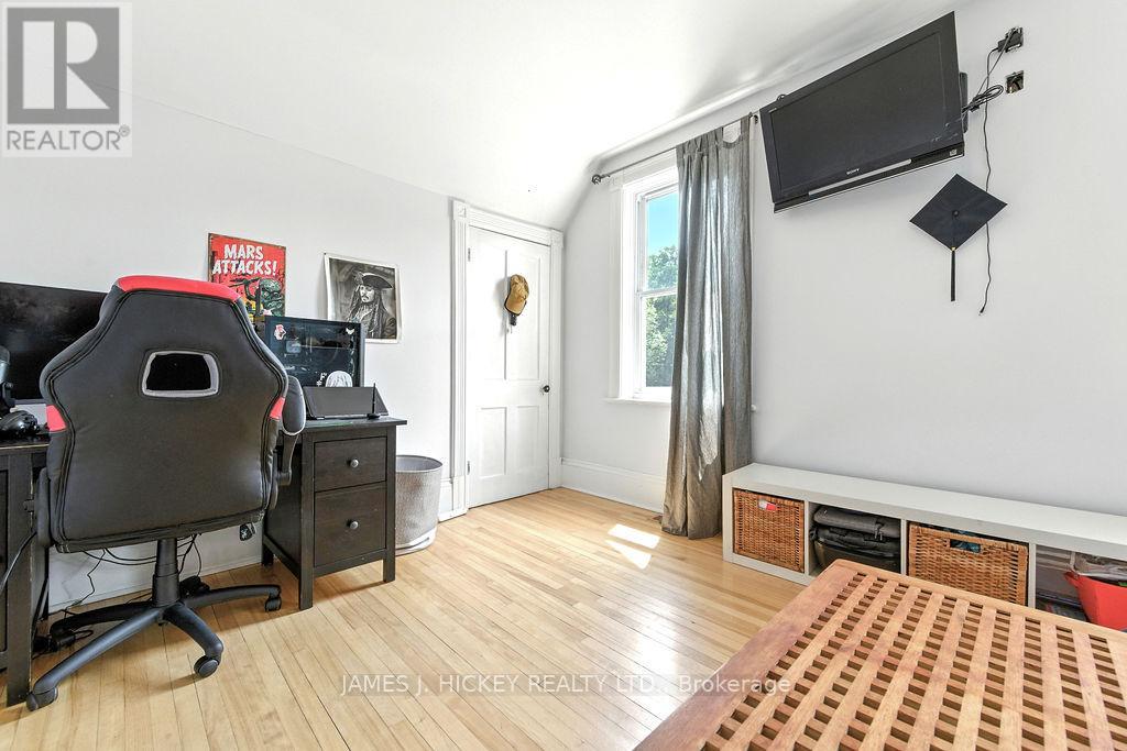 1077 Allan Road, Laurentian Hills, Ontario  K0J 1P0 - Photo 20 - X12292083