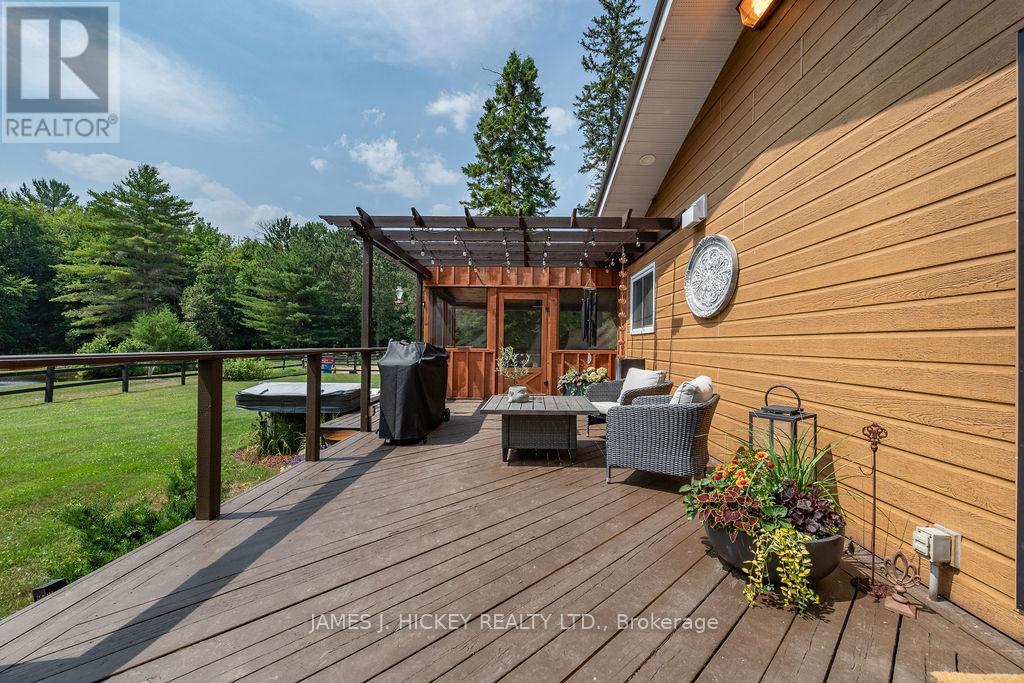 1077 Allan Road, Laurentian Hills, Ontario  K0J 1P0 - Photo 29 - X12292083