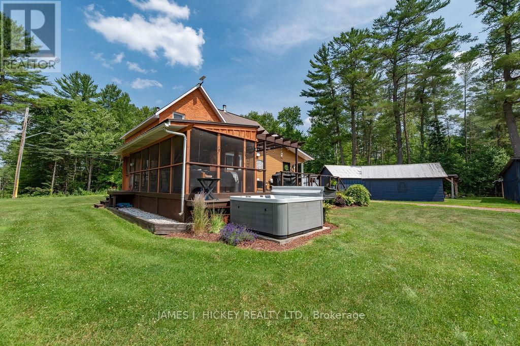 1077 Allan Road, Laurentian Hills, Ontario  K0J 1P0 - Photo 30 - X12292083