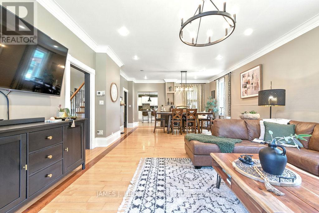 1077 Allan Road, Laurentian Hills, Ontario  K0J 1P0 - Photo 5 - X12292083