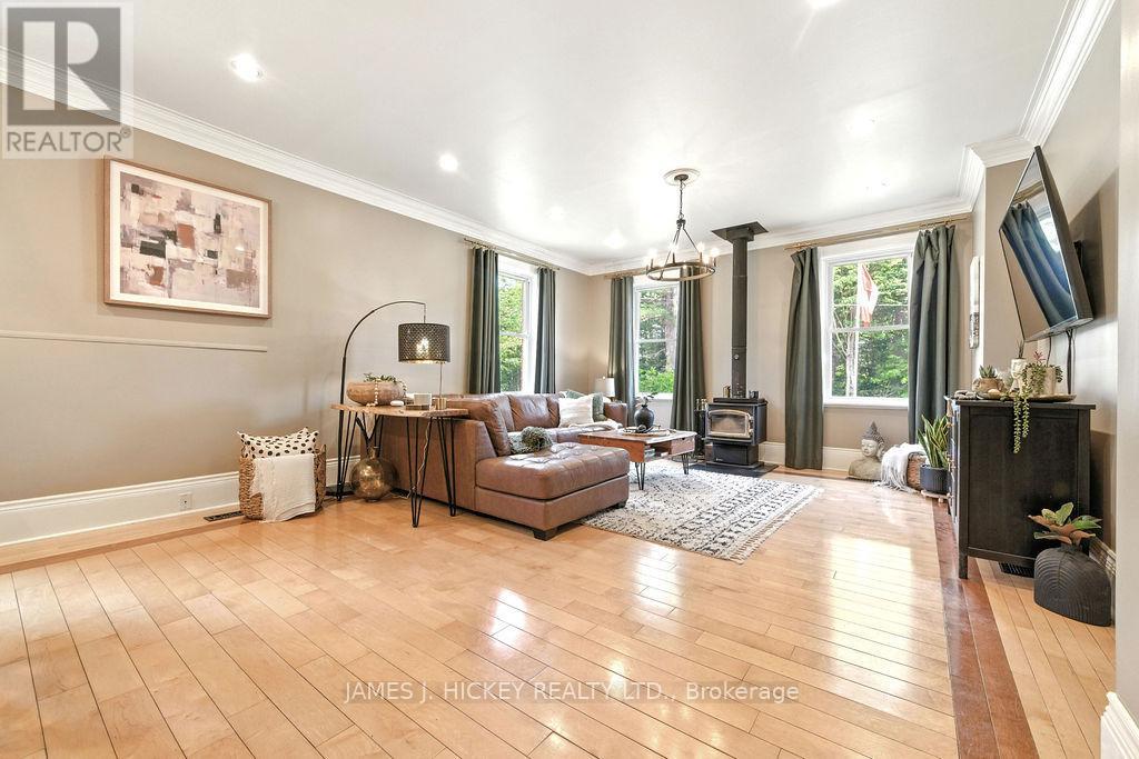 1077 Allan Road, Laurentian Hills, Ontario  K0J 1P0 - Photo 6 - X12292083