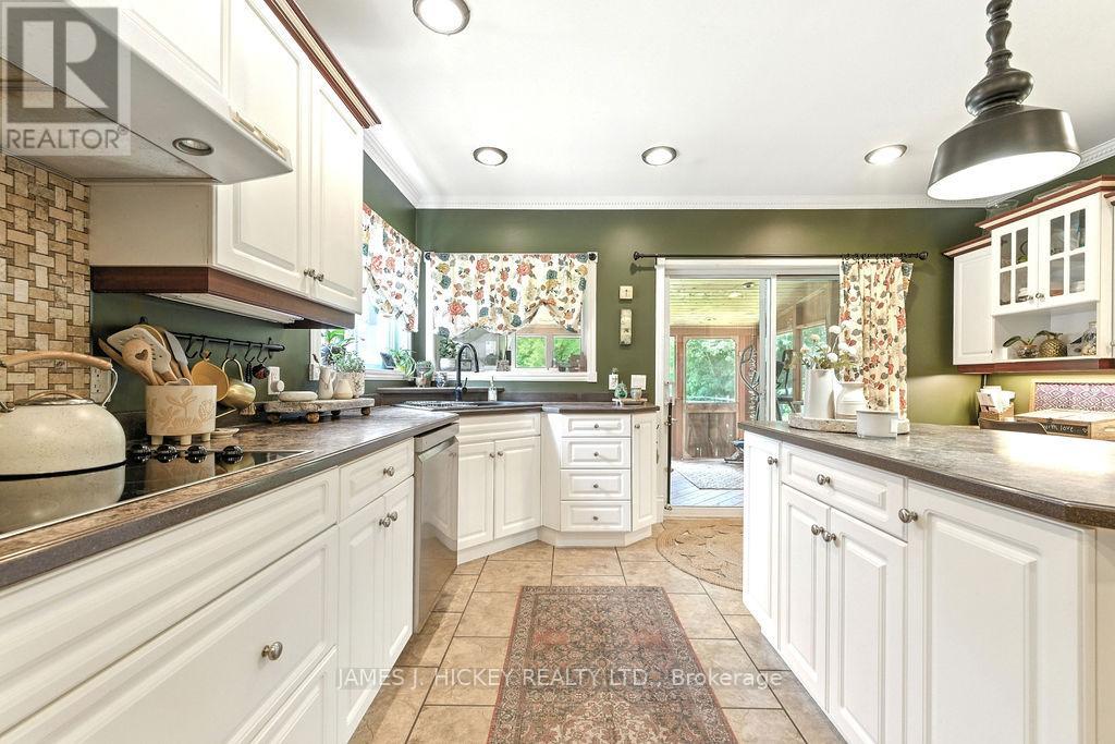 1077 Allan Road, Laurentian Hills, Ontario  K0J 1P0 - Photo 9 - X12292083