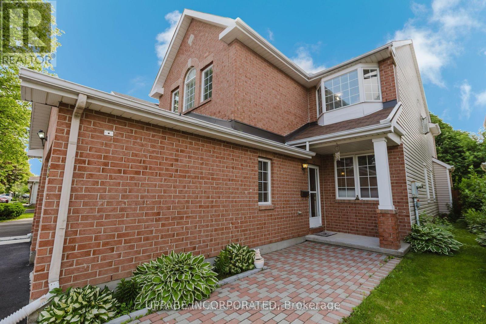 28 Armagh Way, Ottawa, Ontario  K2J 4C3 - Photo 2 - X12292197