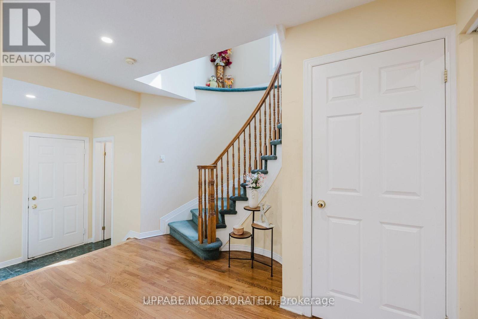 28 Armagh Way, Ottawa, Ontario  K2J 4C3 - Photo 4 - X12292197
