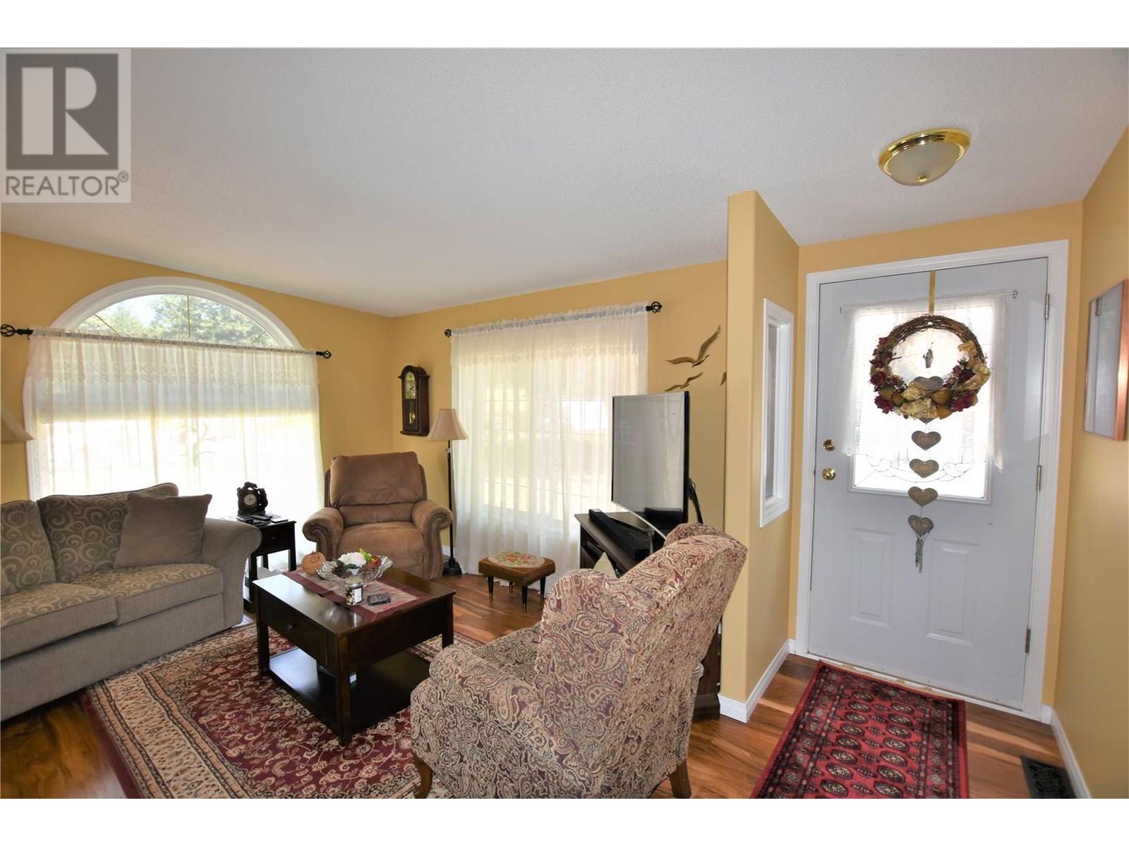 223 Cougar Street, Vernon, British Columbia  V1H 2A1 - Photo 5 - 10335715