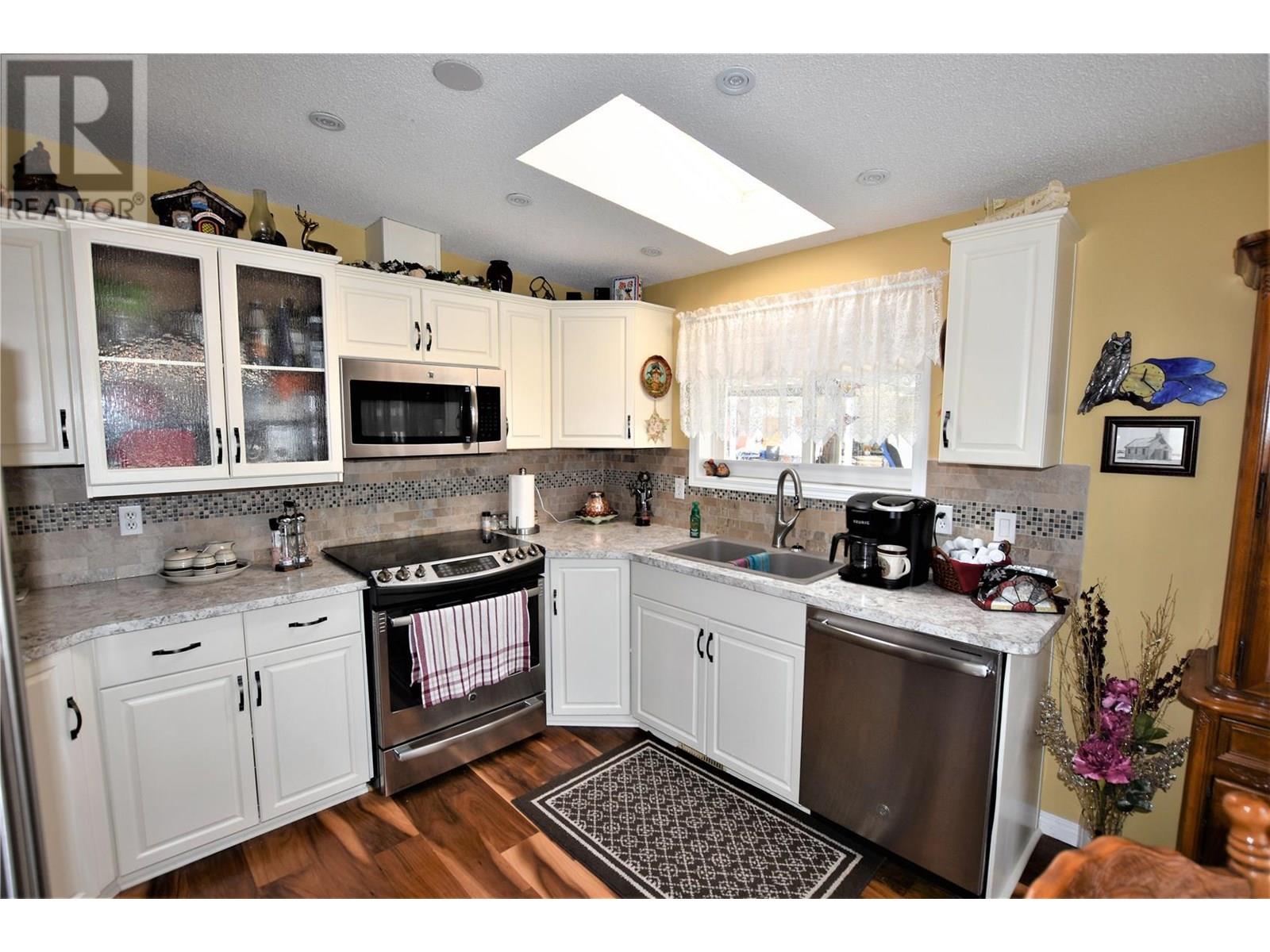 223 Cougar Street, Vernon, British Columbia  V1H 2A1 - Photo 9 - 10335715