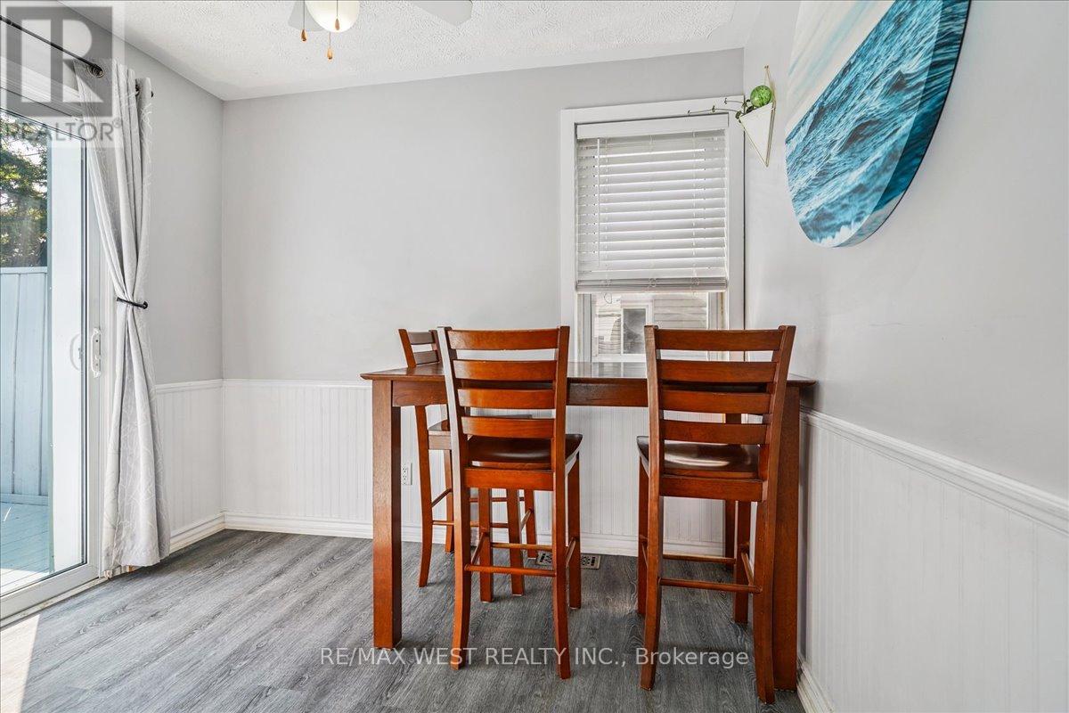 Property at 301 OSHAWA BOULEVARD S image 5