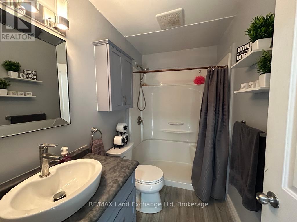 1041 Main Street, Howick, Ontario  N0G 2X0 - Photo 19 - X12292202