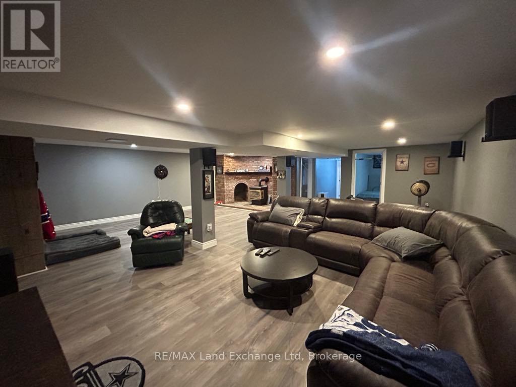 1041 Main Street, Howick, Ontario  N0G 2X0 - Photo 22 - X12292202