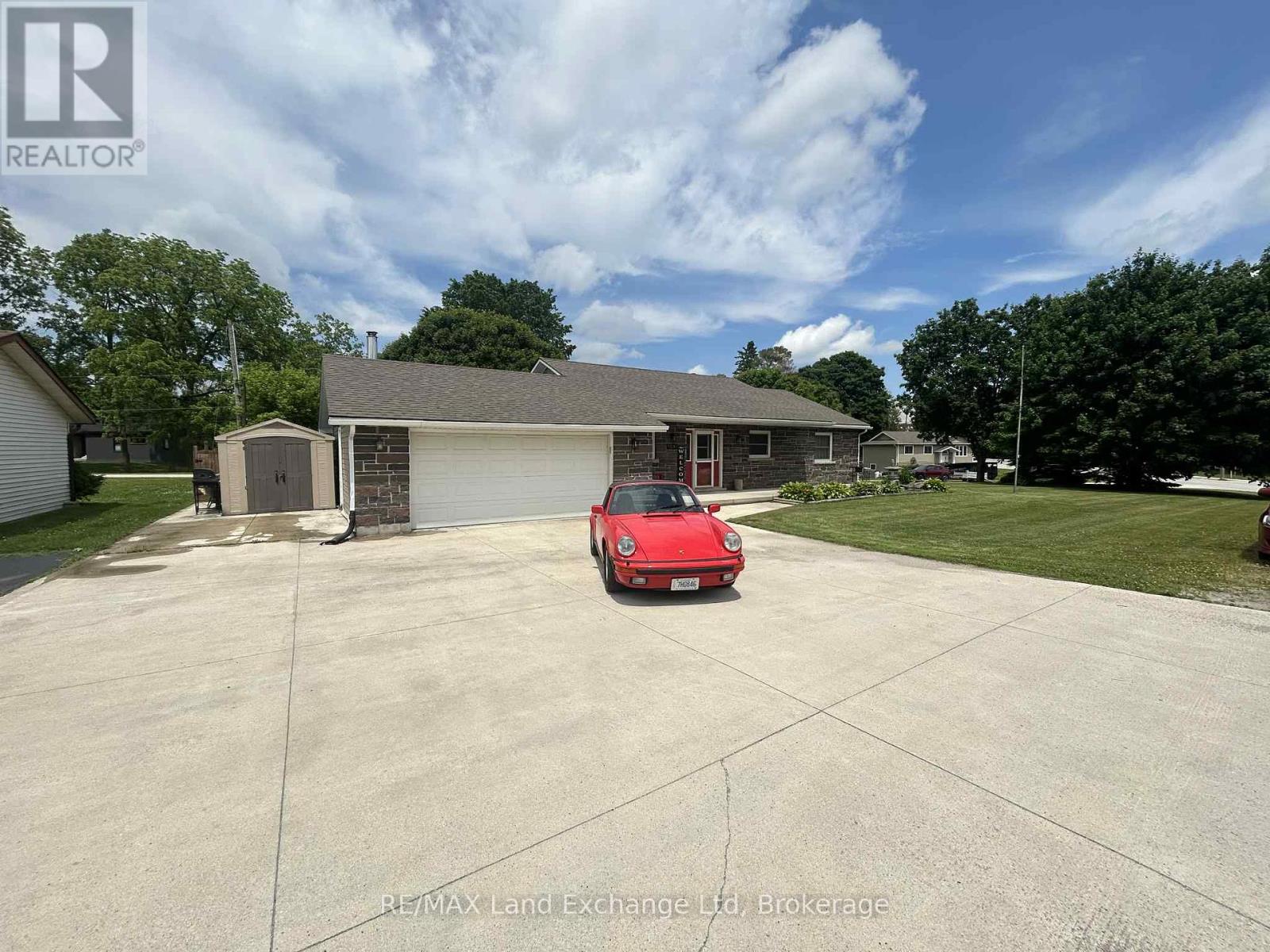 1041 Main Street, Howick, Ontario  N0G 2X0 - Photo 25 - X12292202