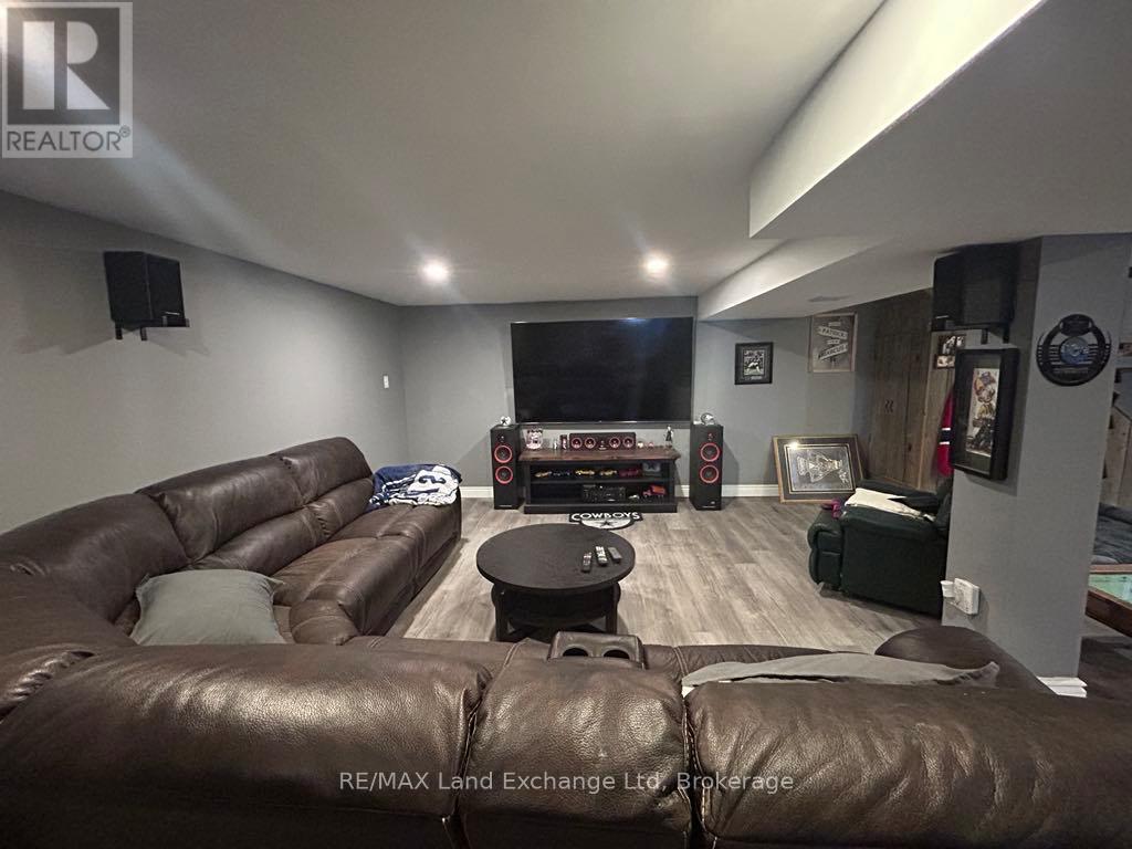 1041 Main Street, Howick, Ontario  N0G 2X0 - Photo 23 - X12292202