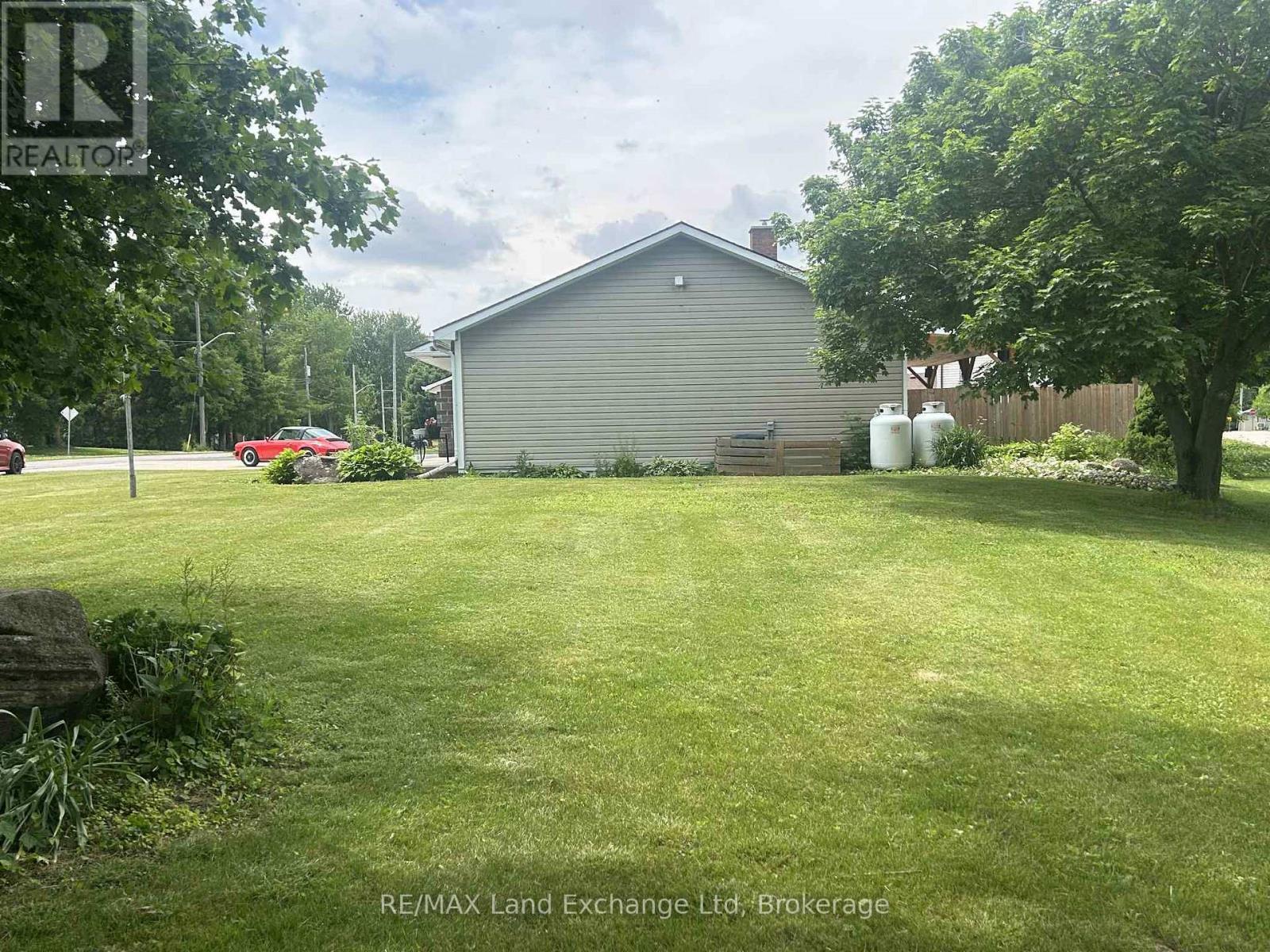 1041 Main Street, Howick, Ontario  N0G 2X0 - Photo 27 - X12292202