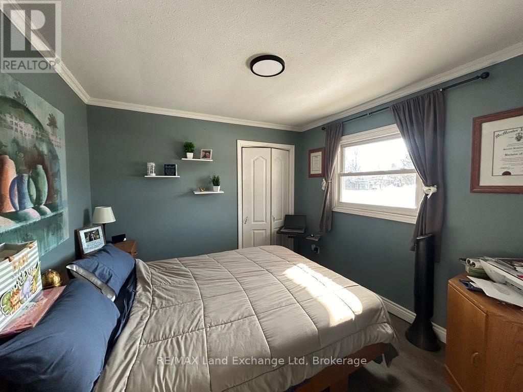 1041 Main Street, Howick, Ontario  N0G 2X0 - Photo 17 - X12292202