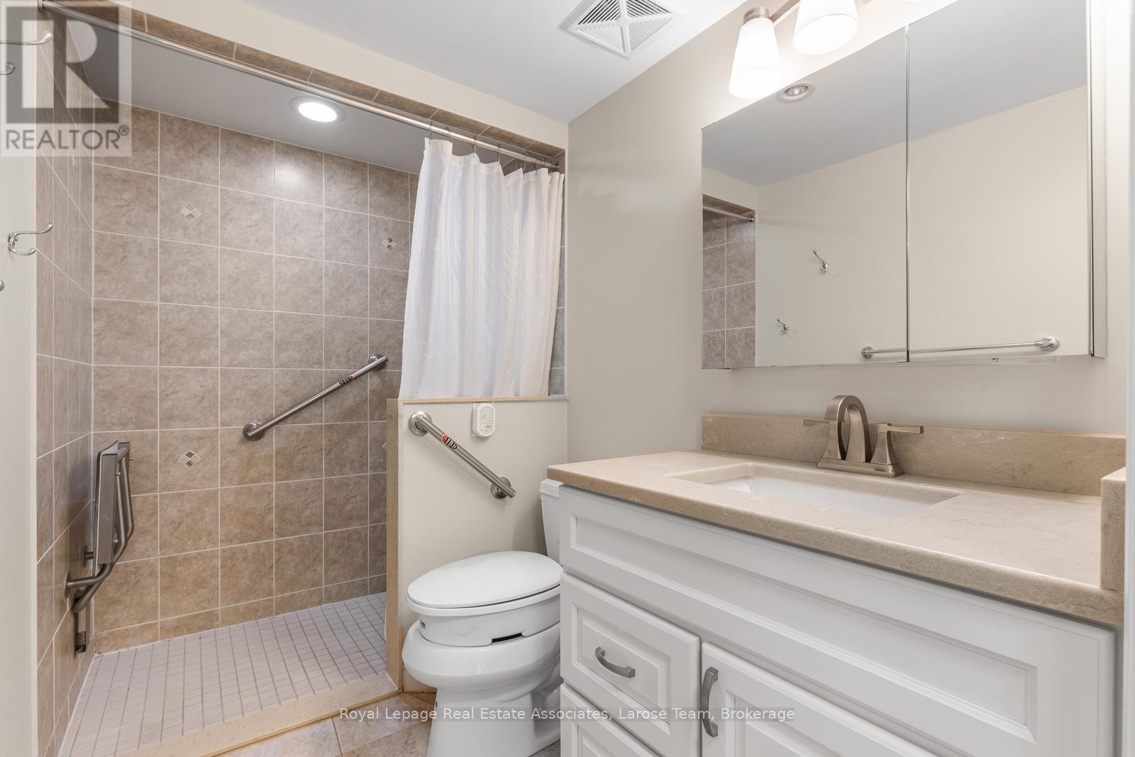 809 - 3 Marine Parade Drive, Toronto, Ontario  M8V 3Z5 - Photo 11 - W12292034