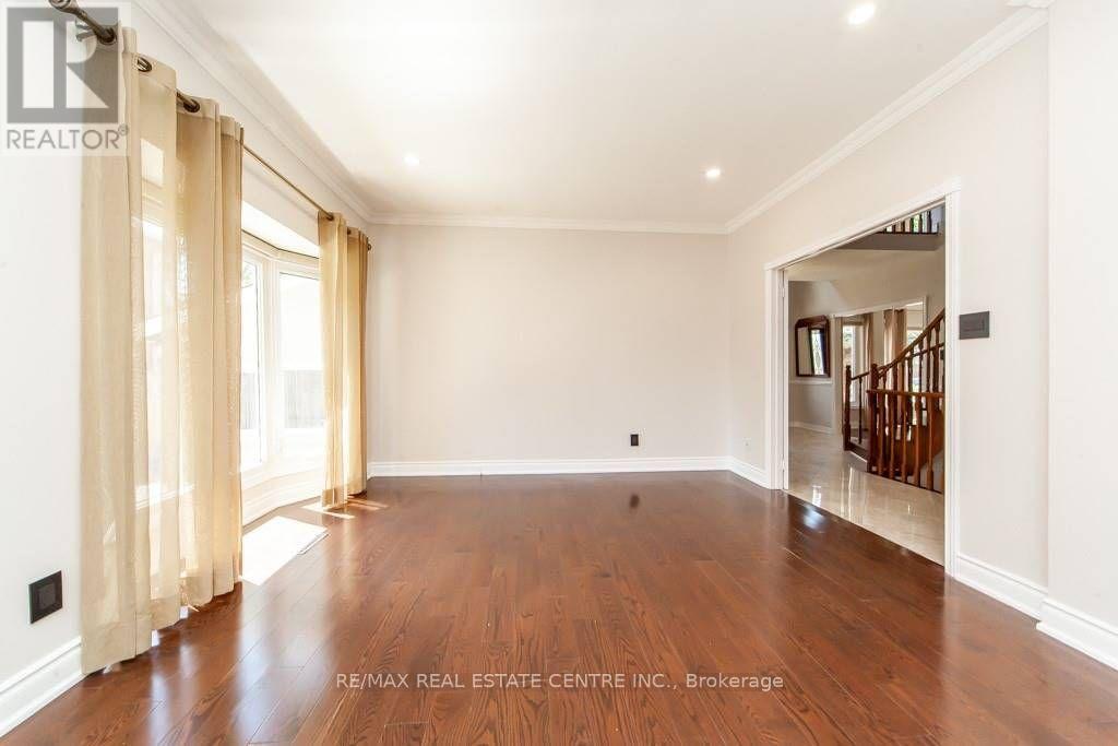 1714 Covington Terrace, Mississauga, Ontario  L5M 3M4 - Photo 16 - W12292058