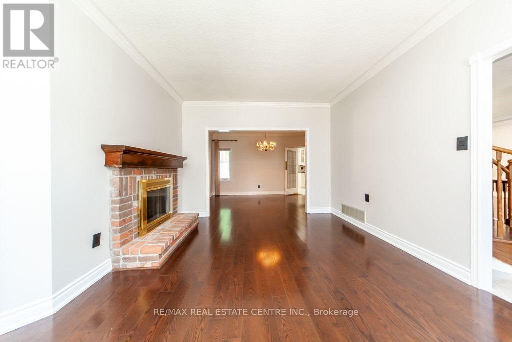 1714 Covington Terrace, Mississauga, Ontario  L5M 3M4 - Photo 8 - W12292058
