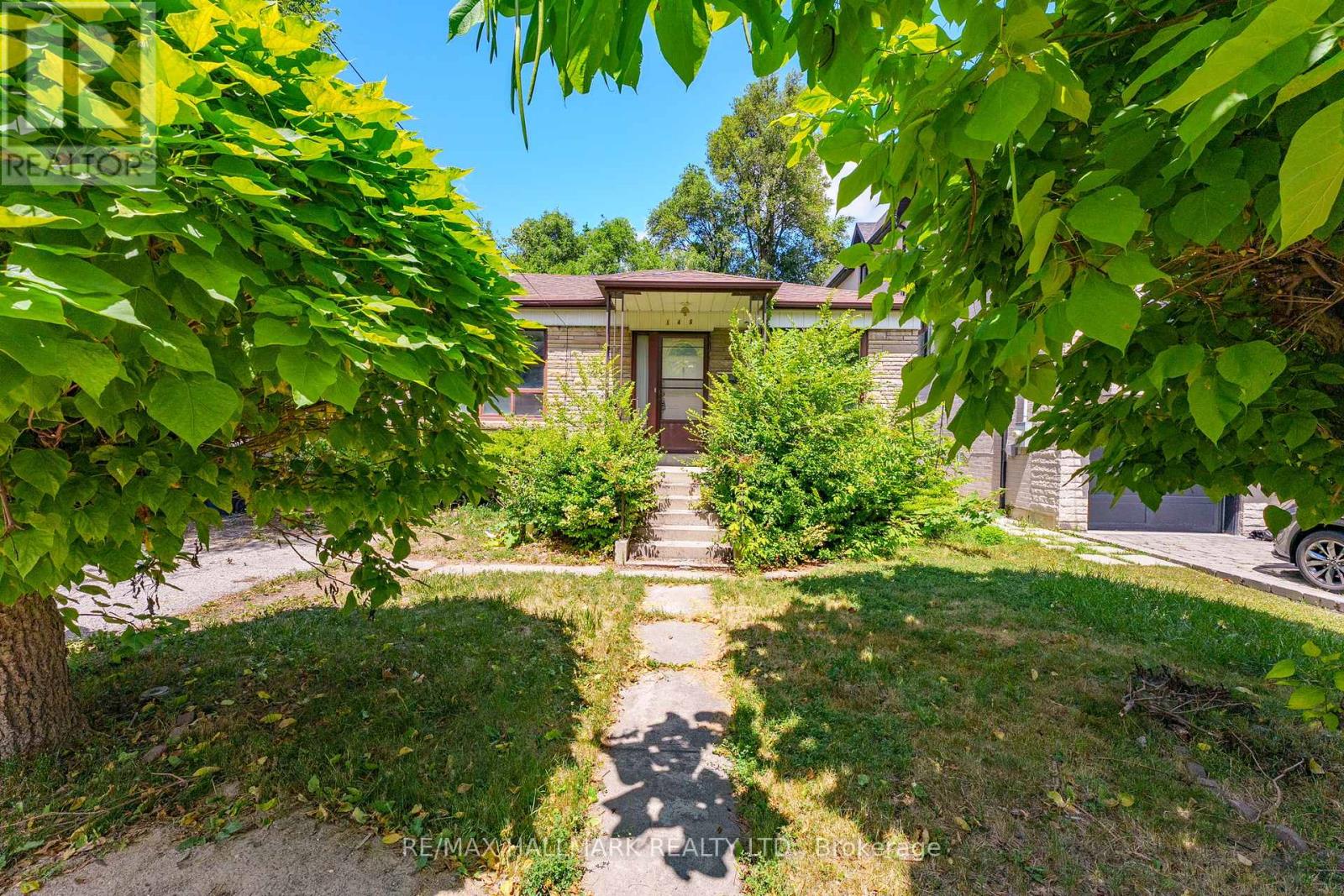 146 Bannockburn Avenue, Toronto, Ontario  M5M 2N5 - Photo 10 - C12273104