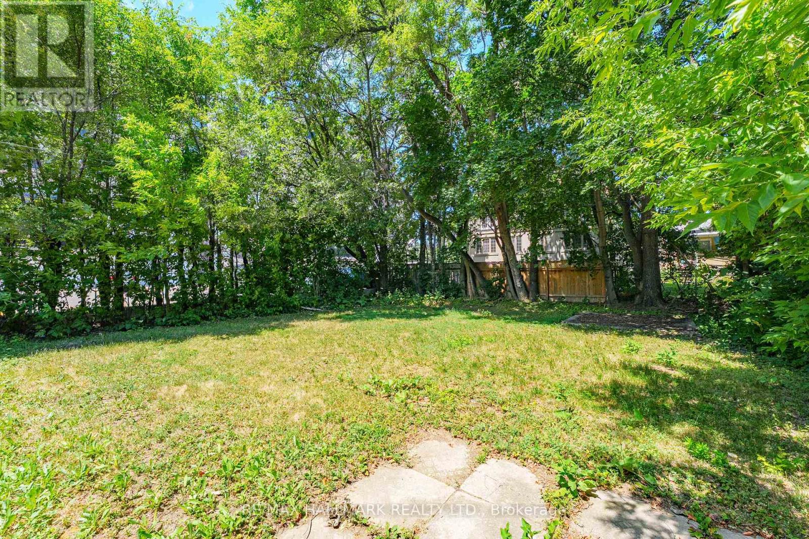 146 Bannockburn Avenue, Toronto, Ontario  M5M 2N5 - Photo 12 - C12273104