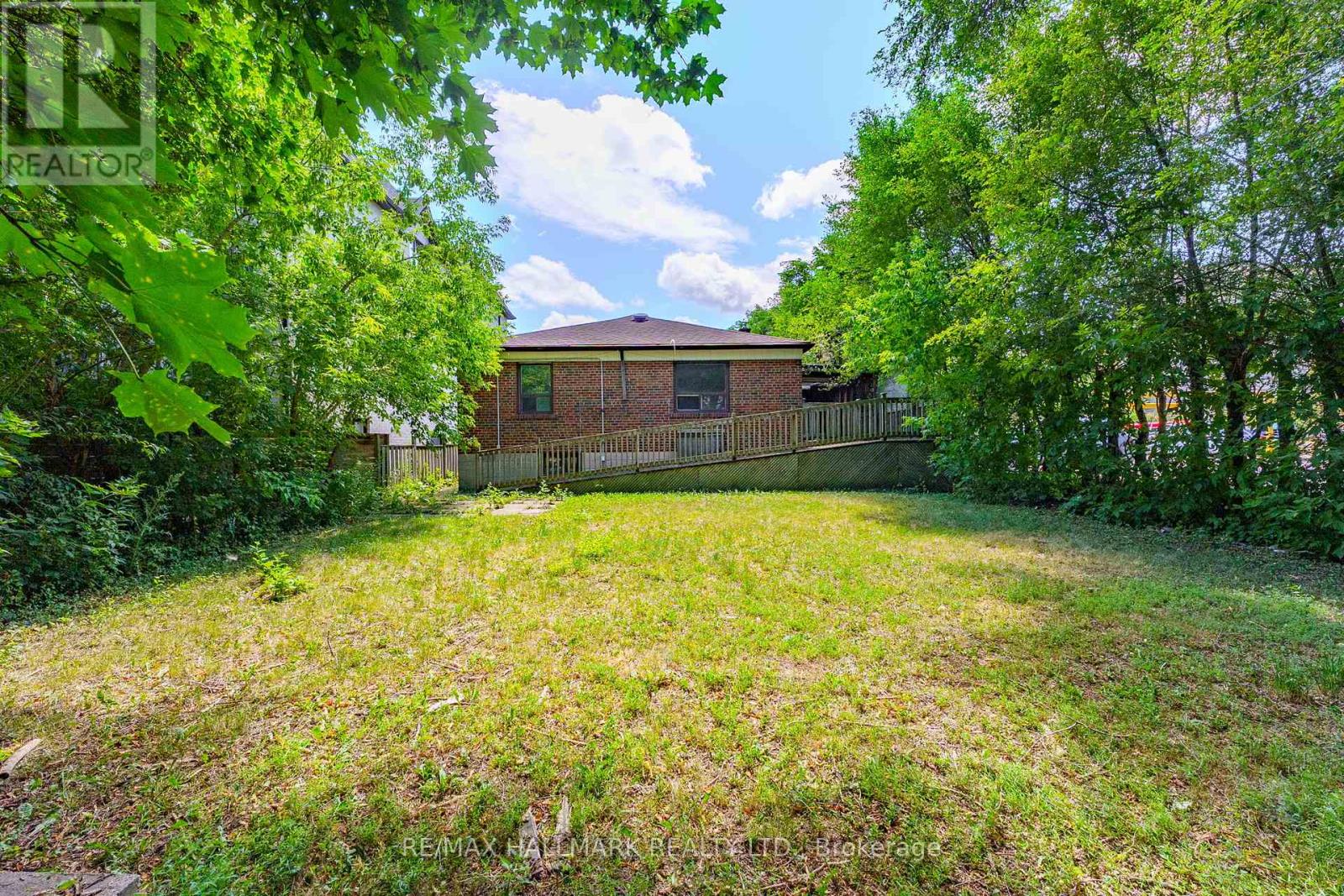 146 Bannockburn Avenue, Toronto, Ontario  M5M 2N5 - Photo 14 - C12273104