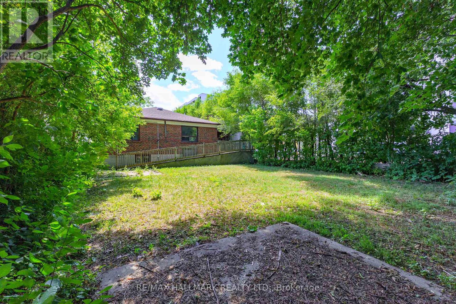 146 Bannockburn Avenue, Toronto, Ontario  M5M 2N5 - Photo 13 - C12273104