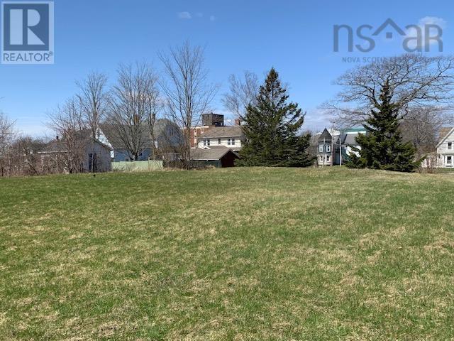 155 East Victoria Street, Amherst, Nova Scotia  B4H 1X9 - Photo 2 - 202513433
