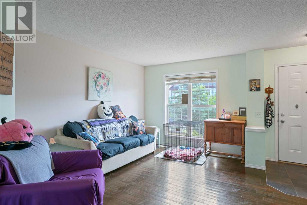 Property at 25 Elgin Meadows View SE image 2