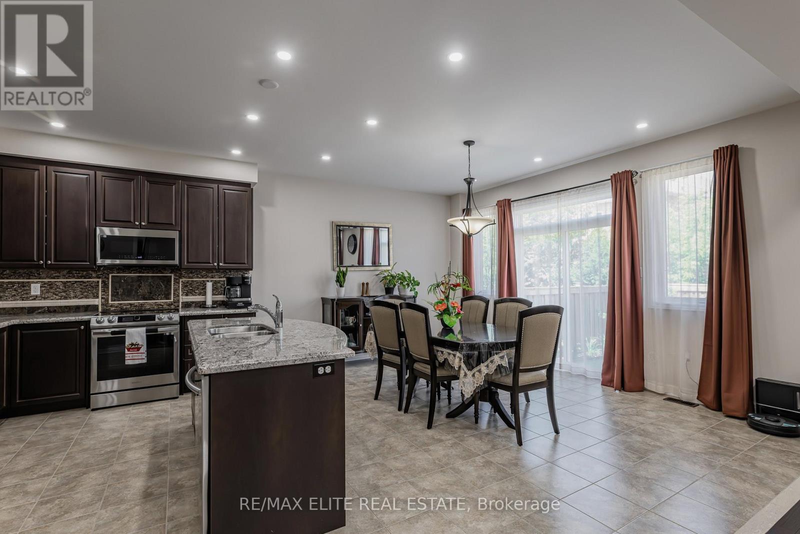 1226 Atkins Drive, Newmarket (Stonehaven-Wyndham), Ontario  L3X 0C8 - Photo 10 - N12292097