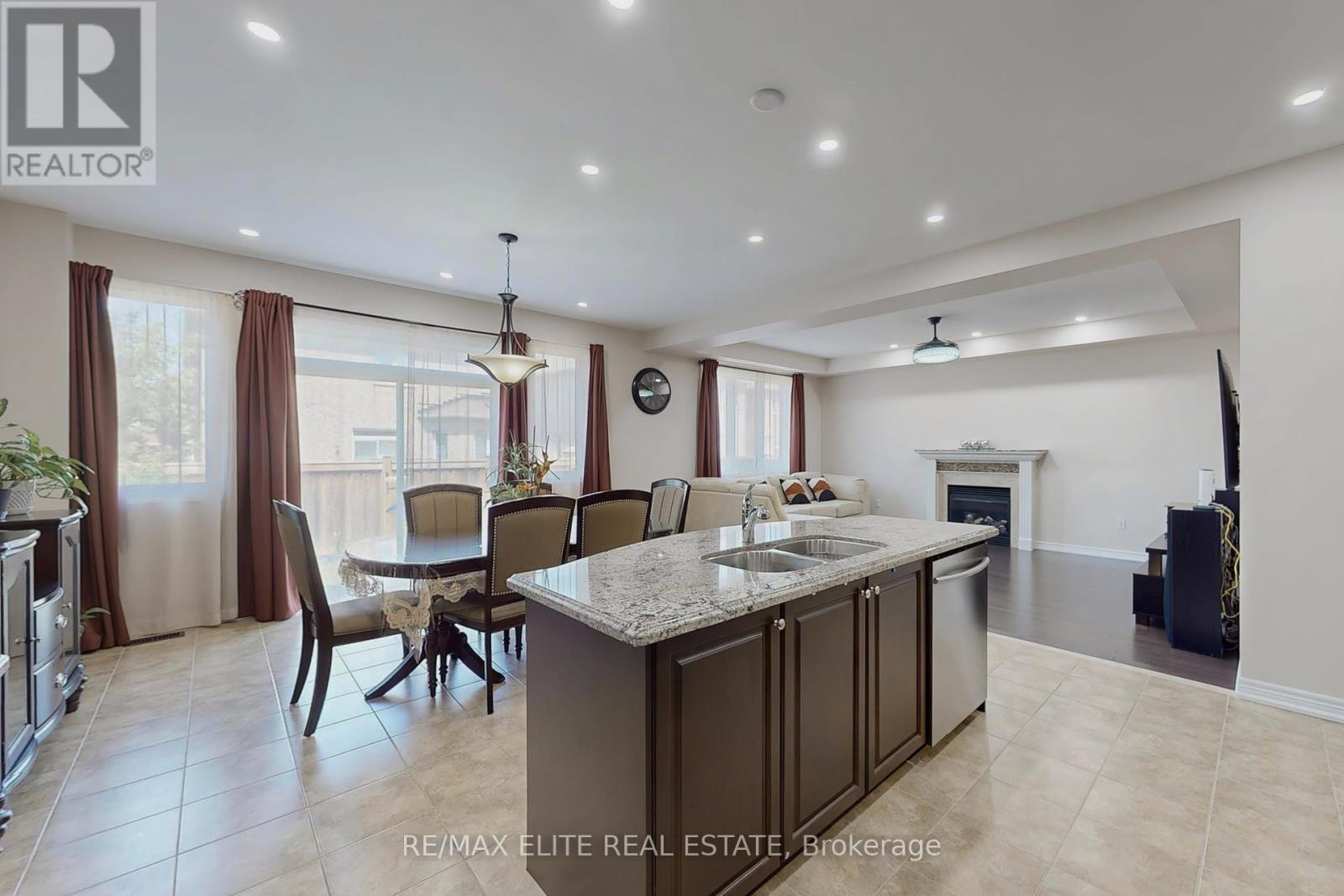 1226 Atkins Drive, Newmarket (Stonehaven-Wyndham), Ontario  L3X 0C8 - Photo 13 - N12292097