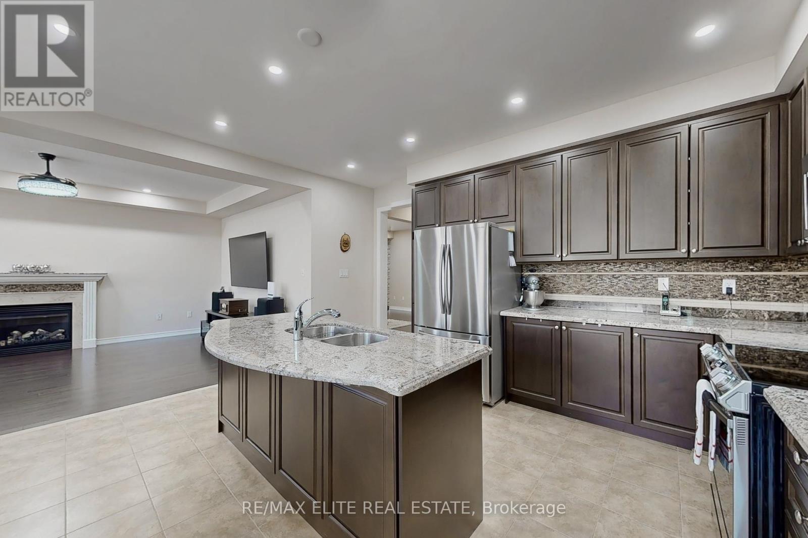1226 Atkins Drive, Newmarket (Stonehaven-Wyndham), Ontario  L3X 0C8 - Photo 14 - N12292097