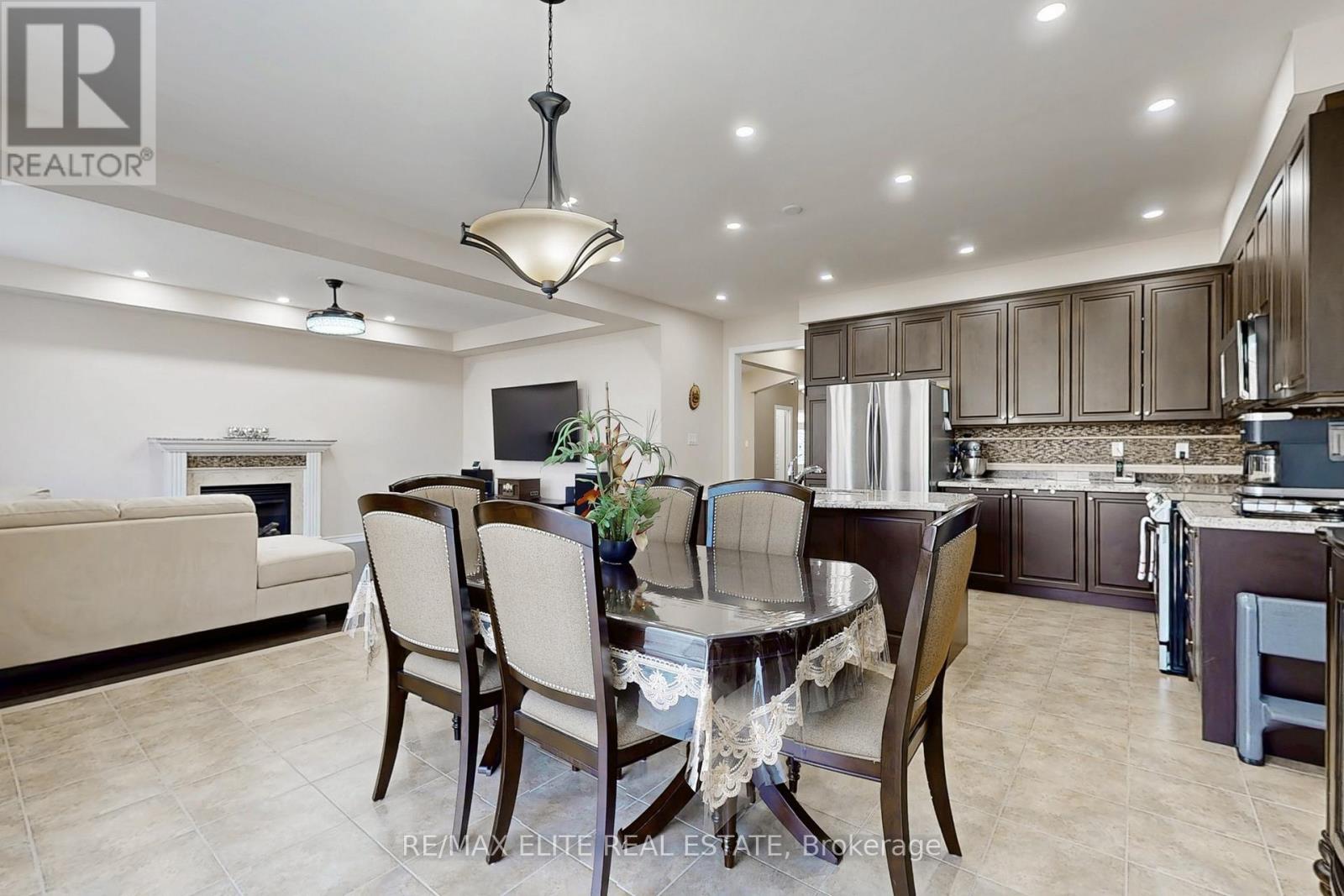 1226 Atkins Drive, Newmarket (Stonehaven-Wyndham), Ontario  L3X 0C8 - Photo 17 - N12292097